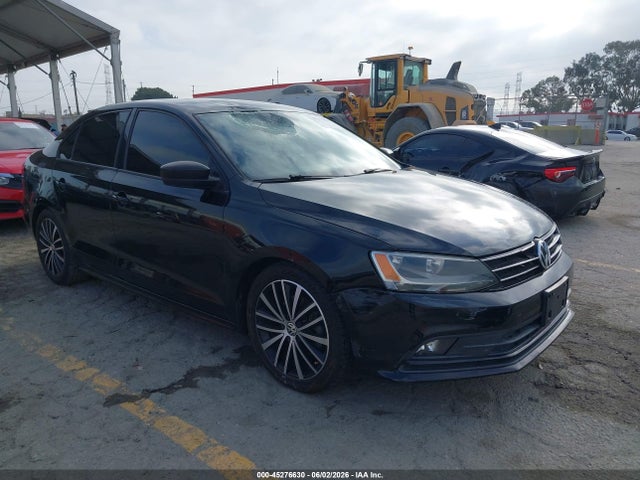 Salvage Volkswagen Jetta Image