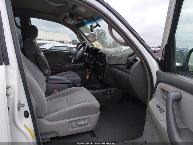 Toyota Sequoia Sr5 V8