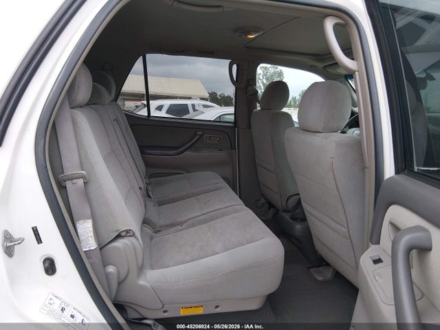 Toyota Sequoia Sr5 V8