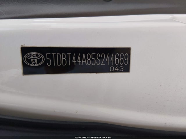 Toyota Sequoia Sr5 V8