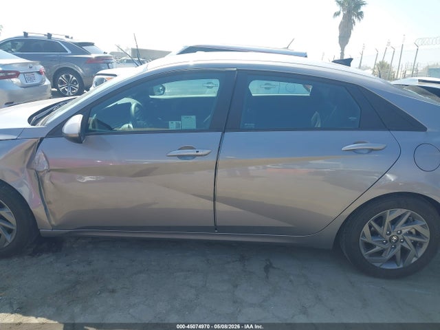 Hyundai ELANTRA Blue