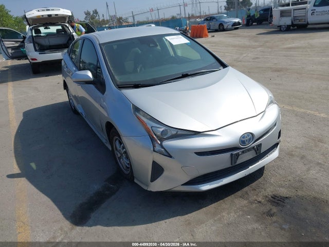 Salvage Toyota Prius Image
