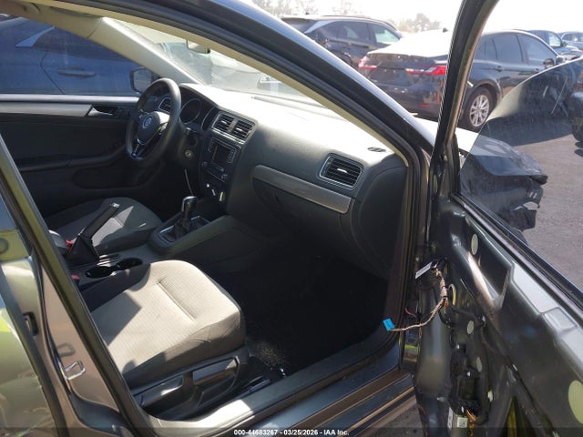 Volkswagen Jetta 1.4t S