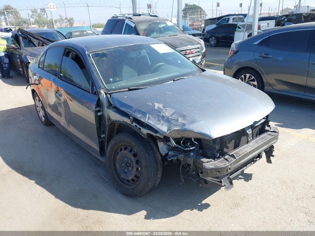 Salvage Volkswagen Jetta Image