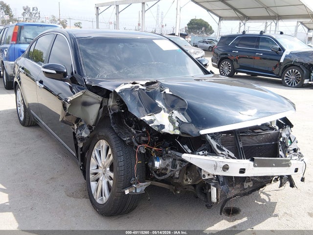 Salvage Hyundai Genesis Image
