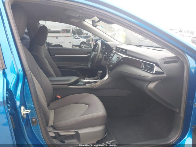 Toyota Camry Le Hybrid