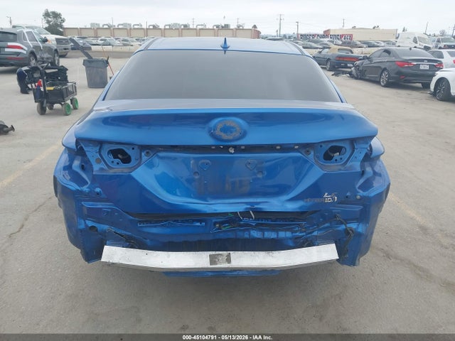 Toyota Camry Le Hybrid