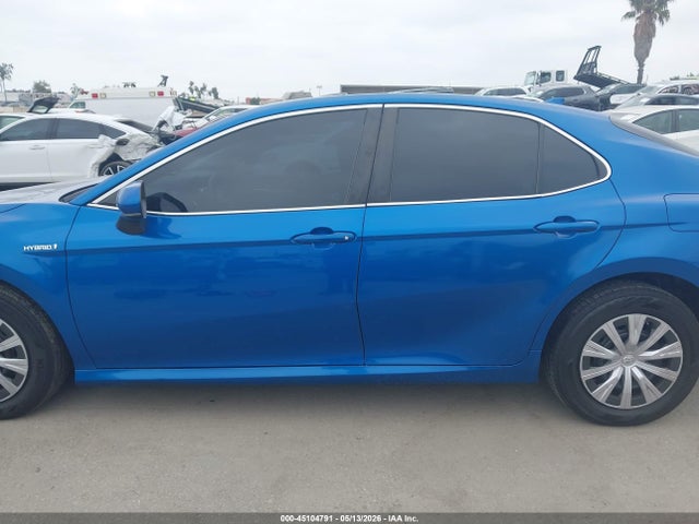 Toyota Camry Le Hybrid