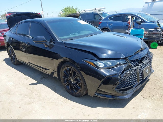 Salvage Toyota Avalon Image