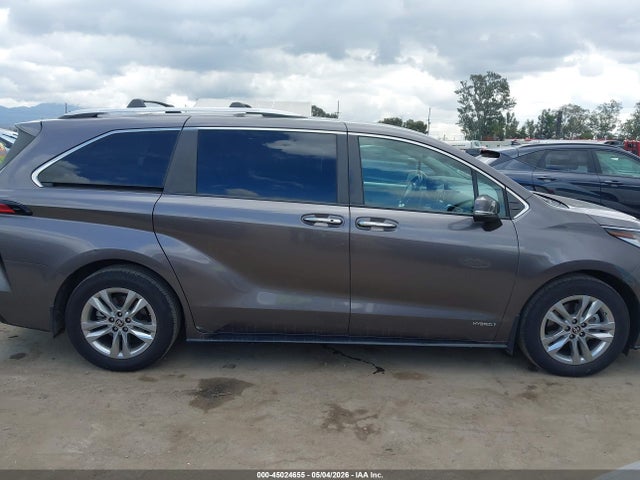Toyota Sienna Limited