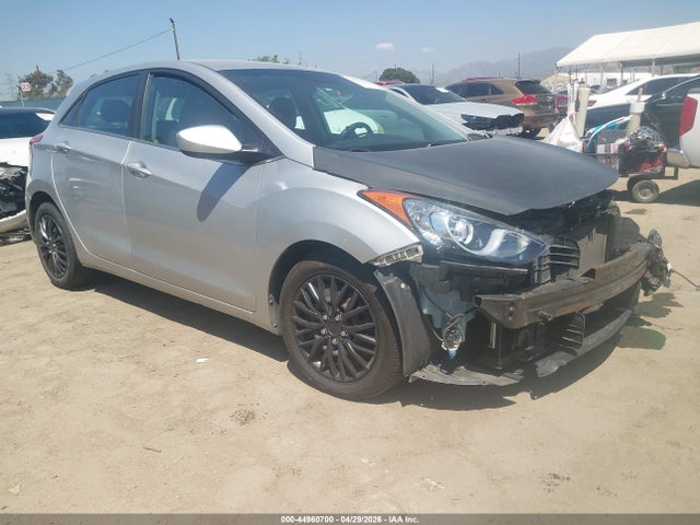 Salvage Hyundai ELANTRA Image