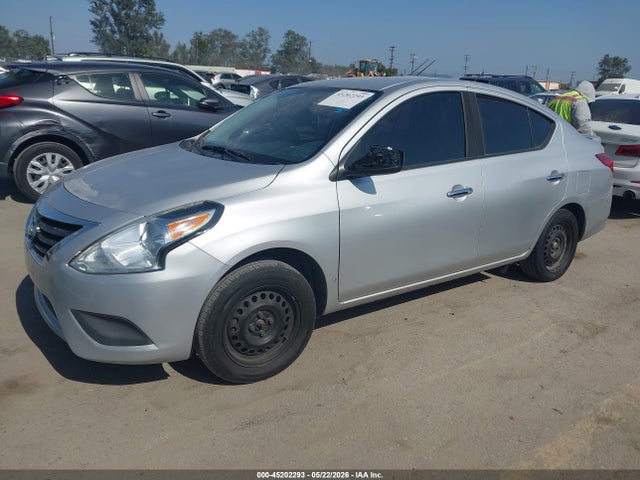 Nissan Versa