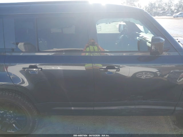 Land Rover Defender 110 P300