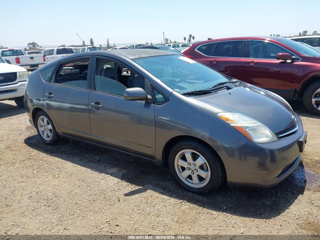 Salvage Toyota Prius Image