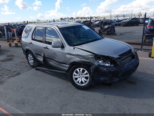 Salvage Honda CR-V Image
