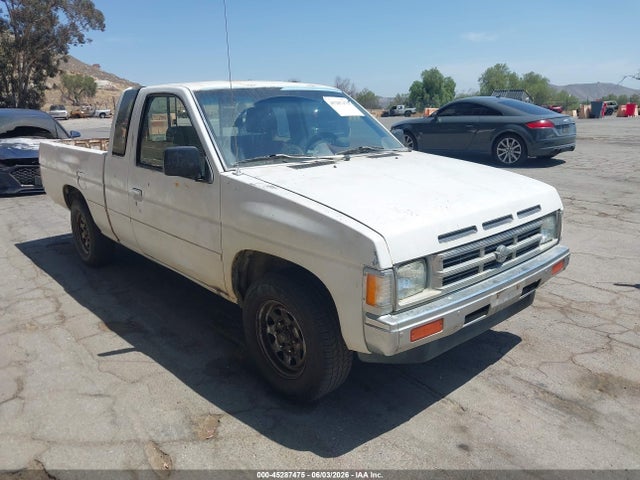 Salvage Nissan D21 Image