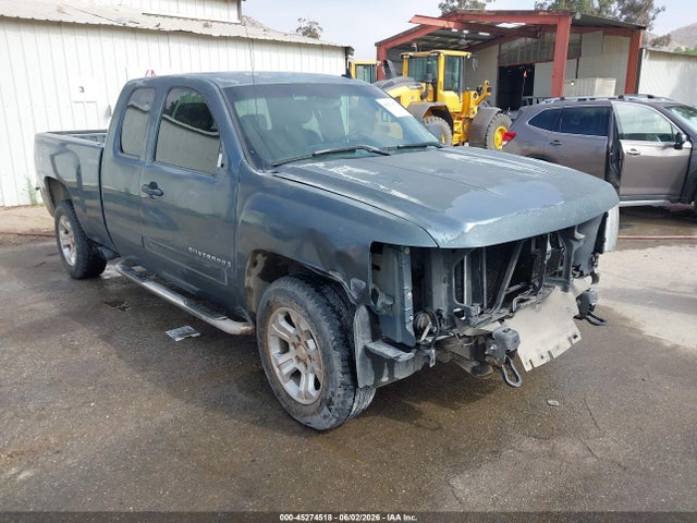 Salvage Chevrolet Silverado 1500 Image