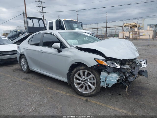 Salvage Toyota Camry Image