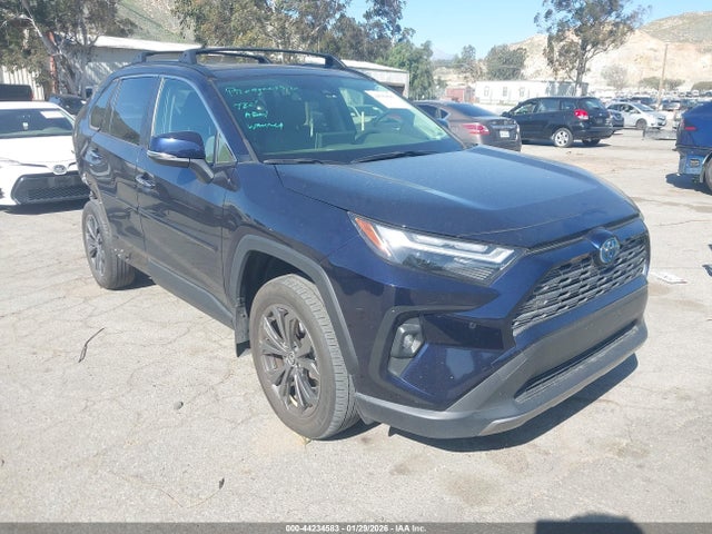 Salvage Toyota RAV4 Image