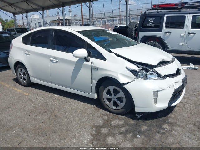 Salvage Toyota Prius Image