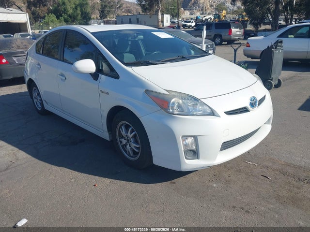 Salvage Toyota Prius Image
