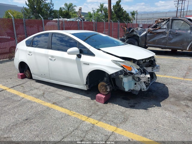Salvage Toyota Prius Image