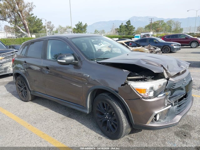 Salvage Mitsubishi Outlander Image