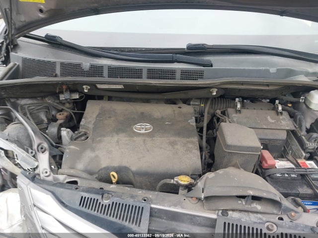 Toyota Sienna Xle Premium 8 Passenger