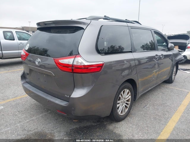 Toyota Sienna Xle Premium 8 Passenger