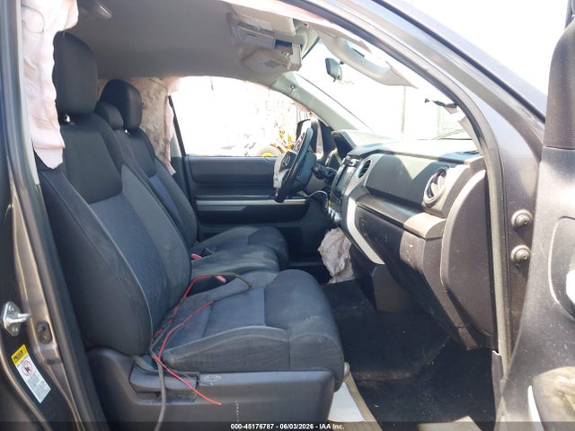 Toyota Tundra Sr5 5.7l V8