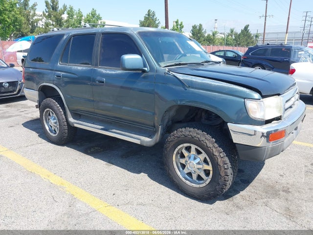 Salvage Toyota 4Runner Image