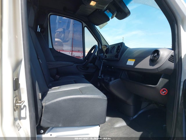 Mercedes-Benz Sprinter 2500 High Roof 4-cyl Diesel Ho