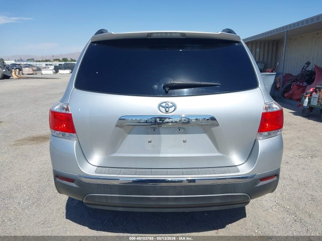 Toyota Highlander Base Plus