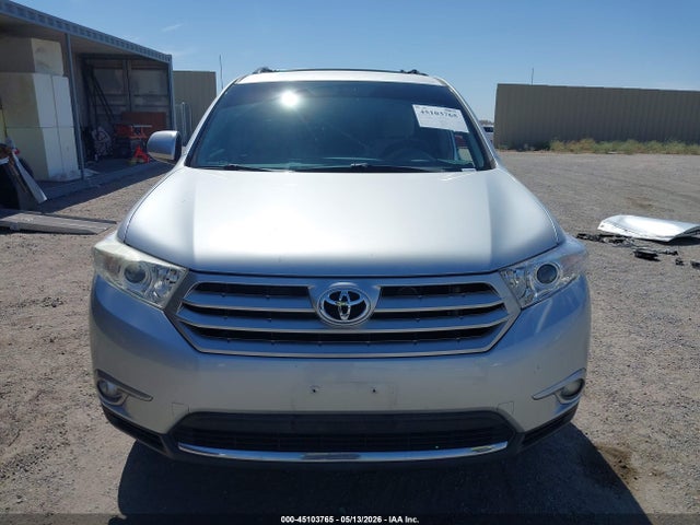 Toyota Highlander Base Plus