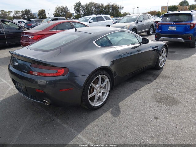 Aston Martin V8 Vantage