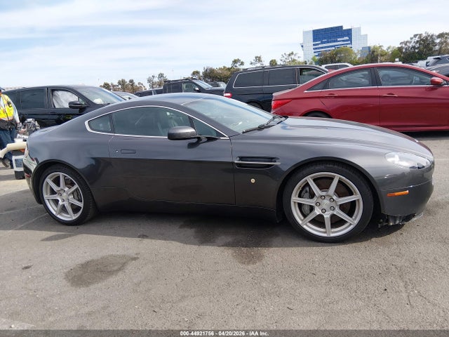 Aston Martin V8 Vantage