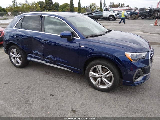 Salvage Audi Q3 Image
