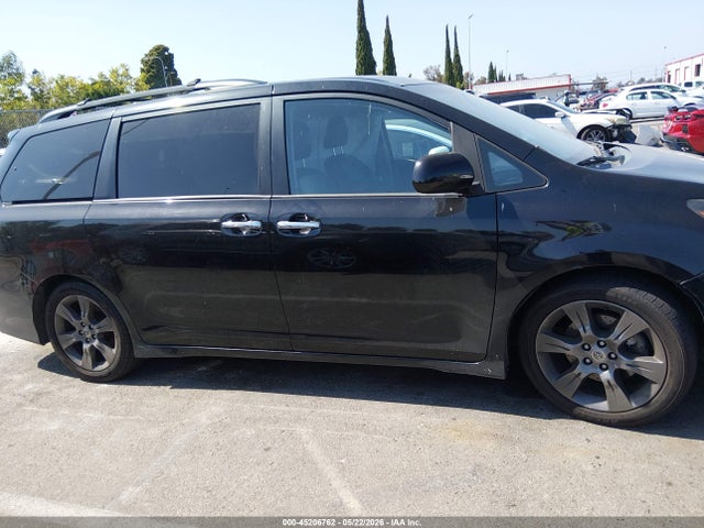 Toyota Sienna Se 8 Passenger
