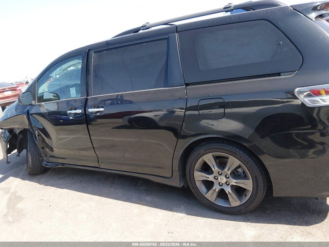 Toyota Sienna Se 8 Passenger
