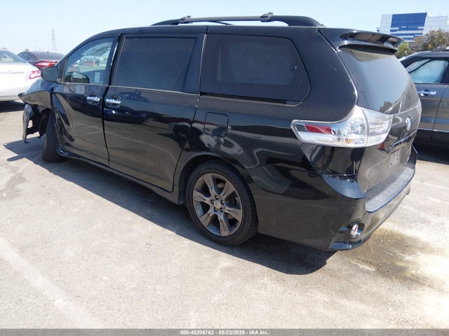 Toyota Sienna Se 8 Passenger