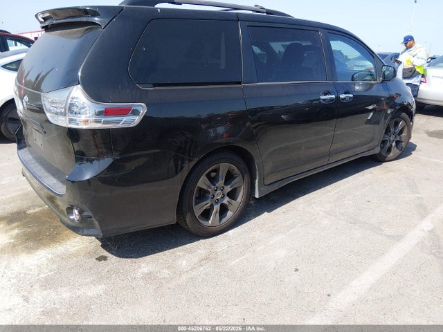 Toyota Sienna Se 8 Passenger