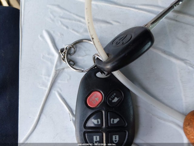 Toyota Sienna Se 8 Passenger