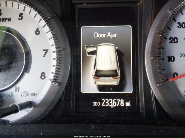 Toyota Sienna Se 8 Passenger