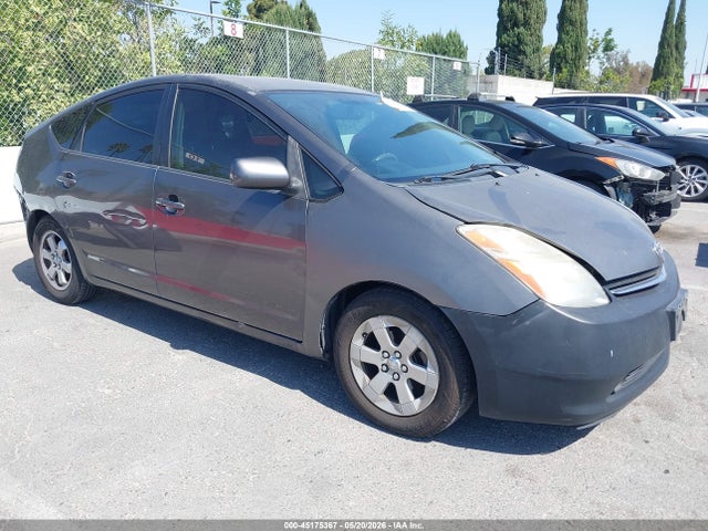 Salvage Toyota Prius Image