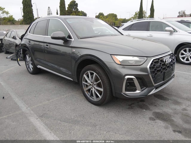 Salvage Audi Q5 Image