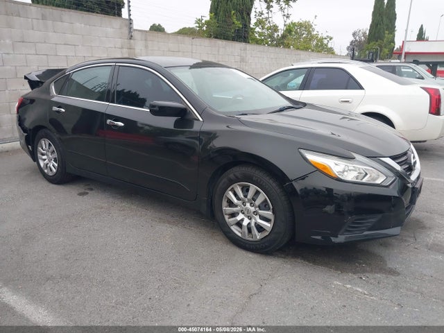 Salvage Nissan Altima Image