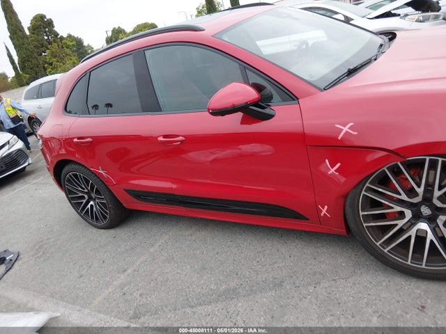 Porsche Macan S
