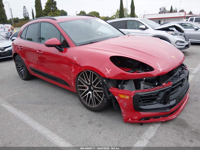 Salvage Porsche Macan Image