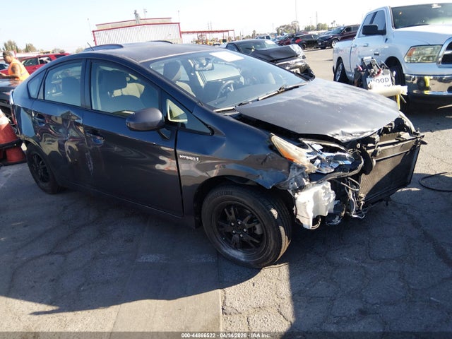 Salvage Toyota Prius Image