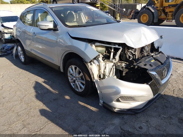 Salvage Nissan Rogue Image